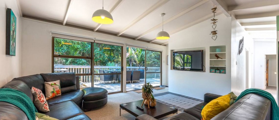 Treetops Forest Retreat | Logo | Waiheke.co.nz