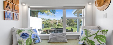 The Little Blue Bach | Waiheke.co.nz