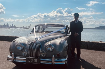 Vintage Jaguar Wedding Car on Waiheke Island | Waiheke.co.nz